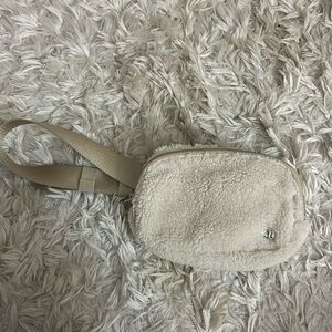 Lululemon Sherpa Fanny Pack
